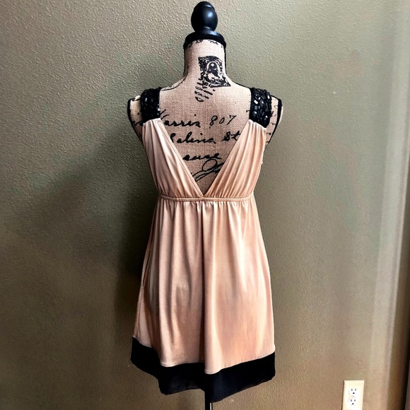 Guess Gold dress - Picture 5 of 8